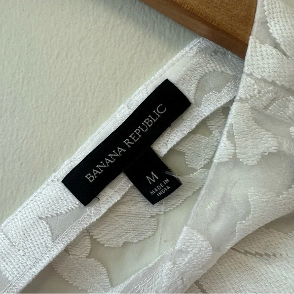 Banana Republic Sheer Mesh Floral Lace Sleeveless Blouse - White - Picture 3 of 7